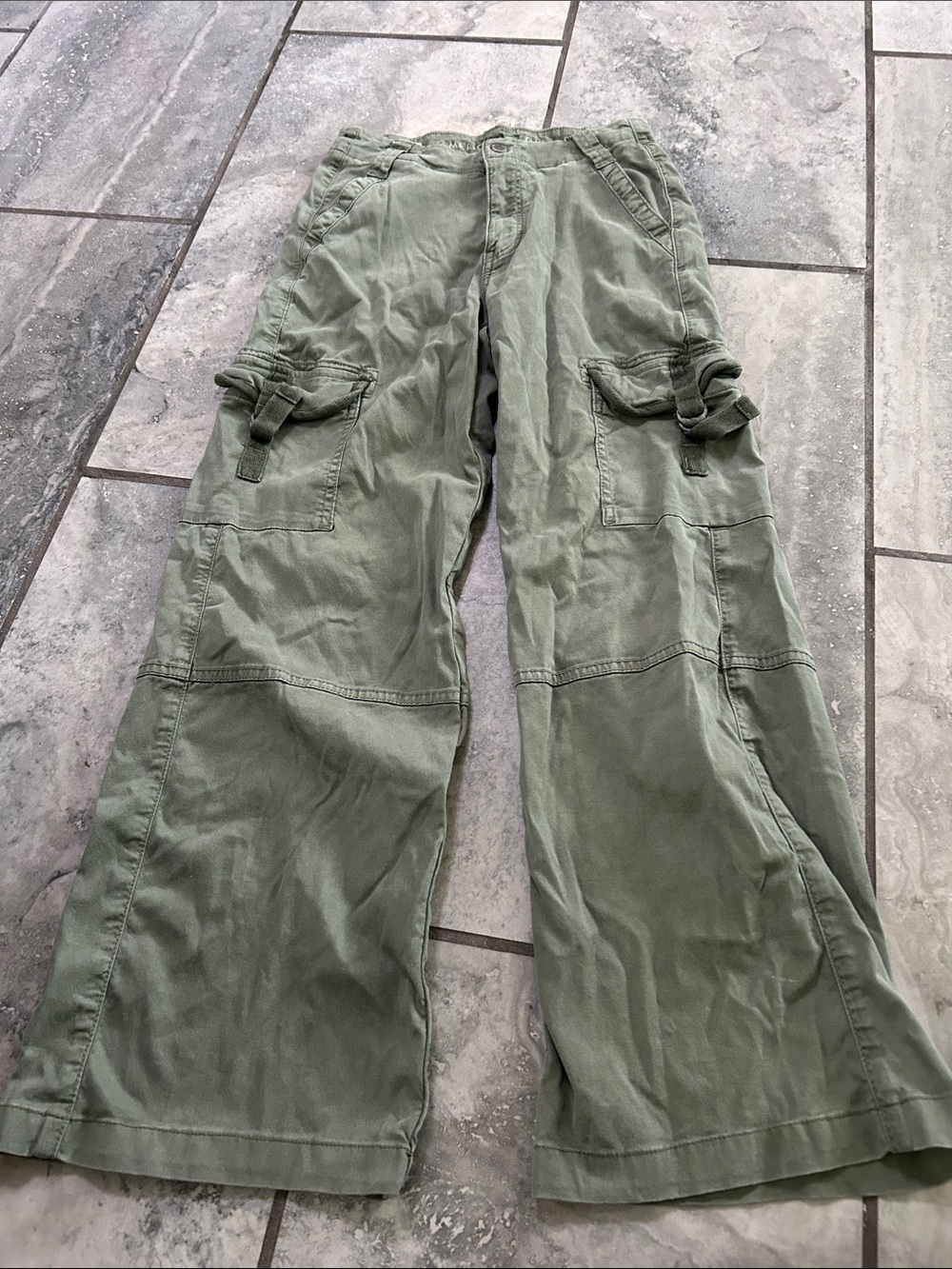 American Eagle Super High-Rise Baggy Wide Leg Olive Green Cargo Pants Size 000
